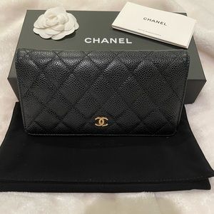 Chanel black caviar wallet with gold. Comes with original box and dust-bag!